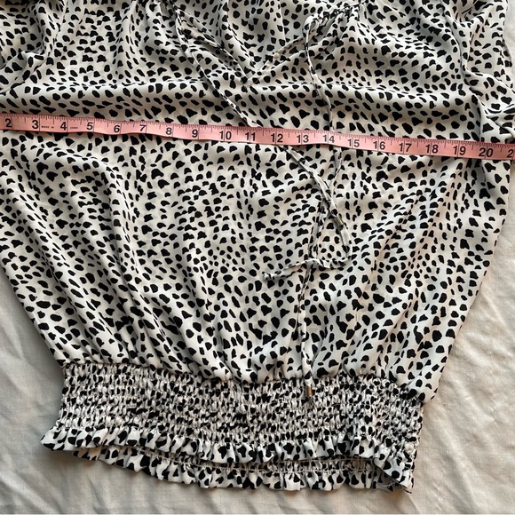 Rose and Olive flutter sleeve, animal printed top. In good condition SZ Large - Picture 12 of 13